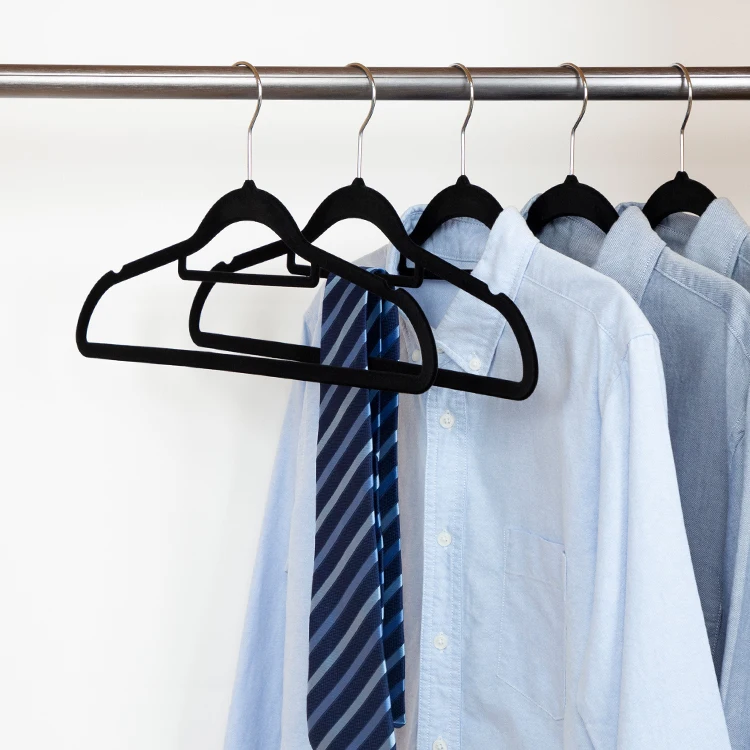 YIKAI Wholesale Factory Custom Hanger Durable Plastic Velvet Hangers Black Hangers for Clothing