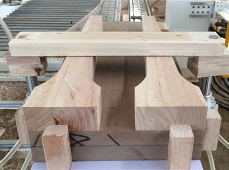 QCM MDK8511 5 axis linkage machine center solid wood 4D carving CNC router