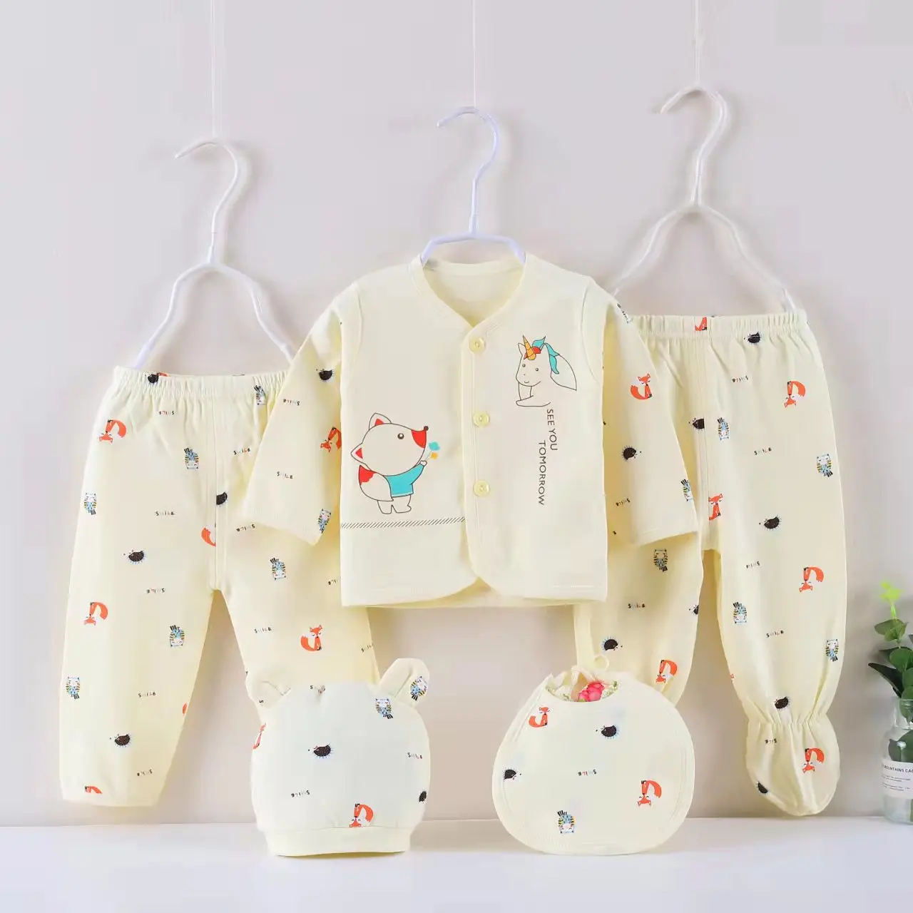 Fashionable Baby Girl Clothing Packaging Newborn Baby Gift Set 100% Cotton Wholesale Newborn Baby Clothes Boy 0-3 Months