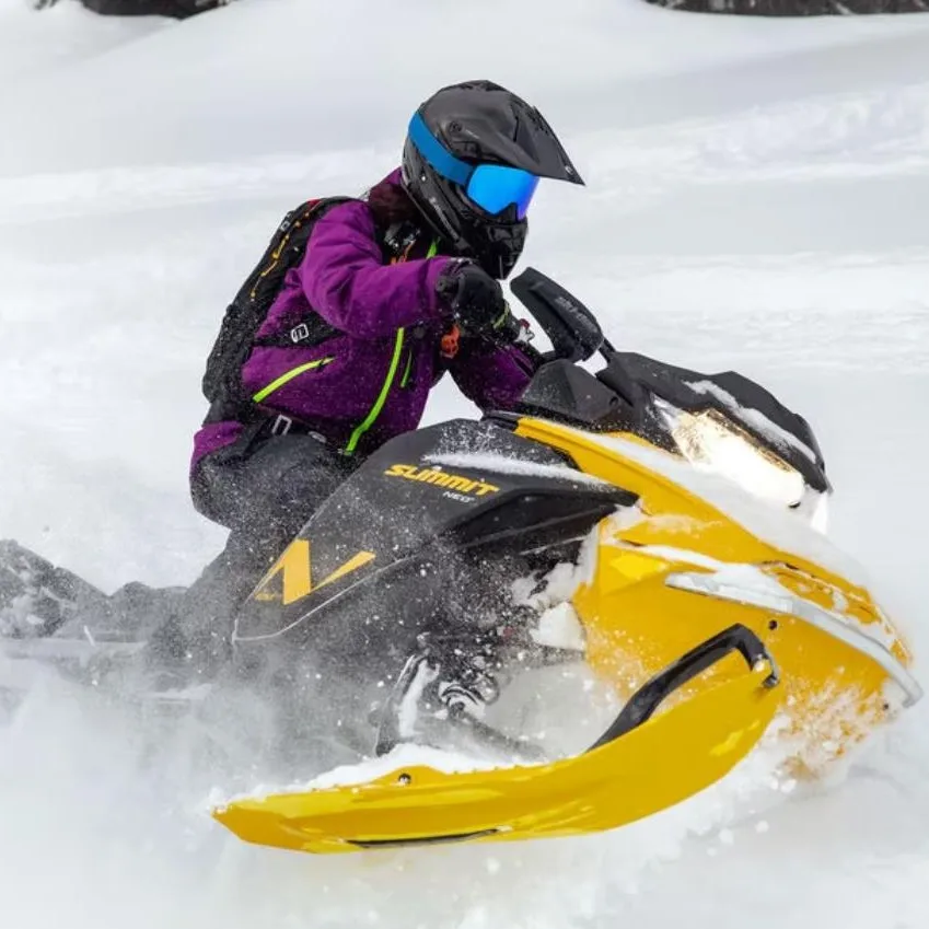 2025 Wholesale Dual Single 4 Stroke 200cc Engine Ski Resort Motorcycle Sled Car Snowmobile Climbing Plow Touring Mountain 600cc