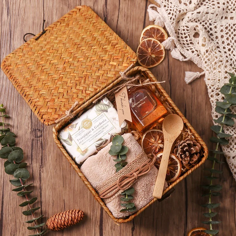 Home Decoration Rattan Gift Baskets Handmade Bamboo Woven Gifts Boxes Wholesale Custom Size Diy Customized Gift Basket