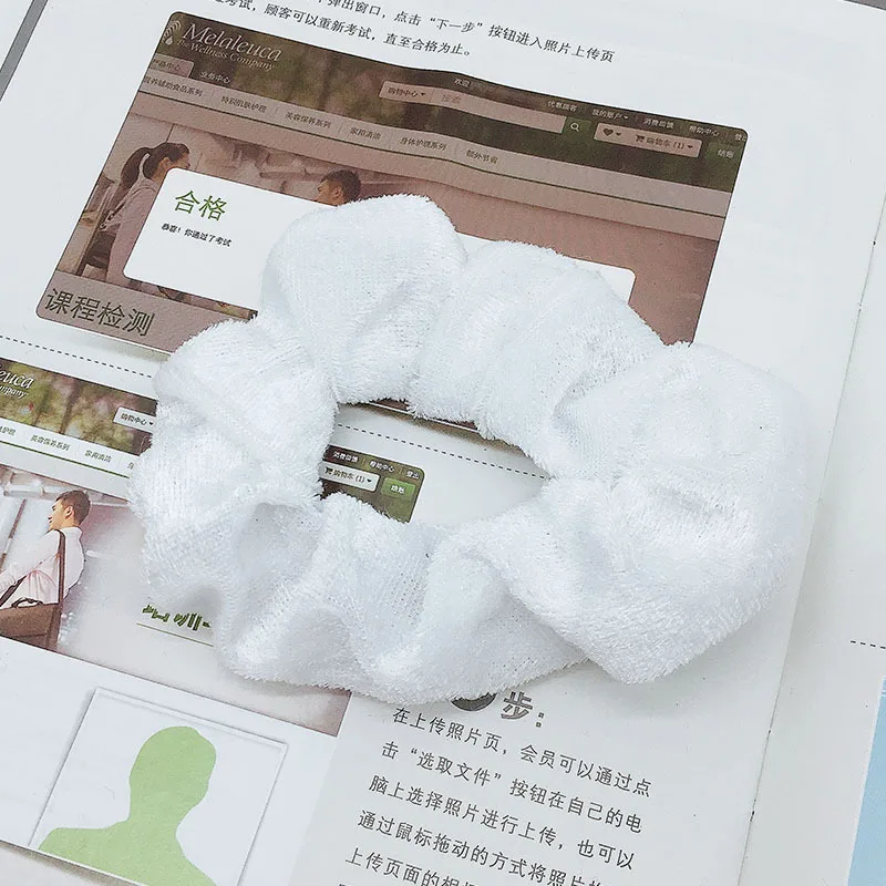 J672 Hot Wholesale Flannelette  Soft  Multicolor Private Label Velvet  Scrunchies Makeup Tools  Hair Rings Hair Bands