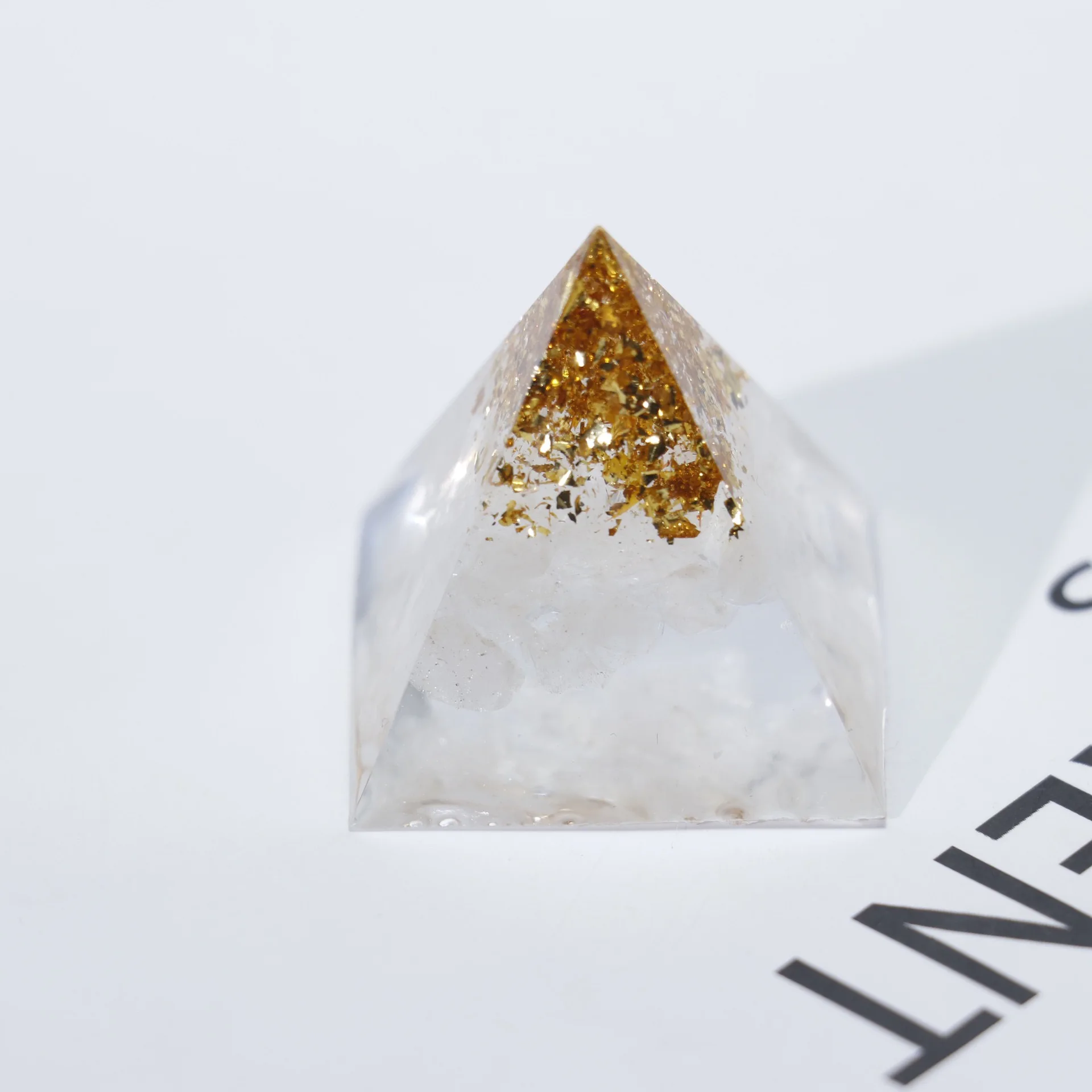 Shalala прямые продажи с завода 3 см Pyamids Orgone Crystal со смолой энергетические органитовые пиамиды
