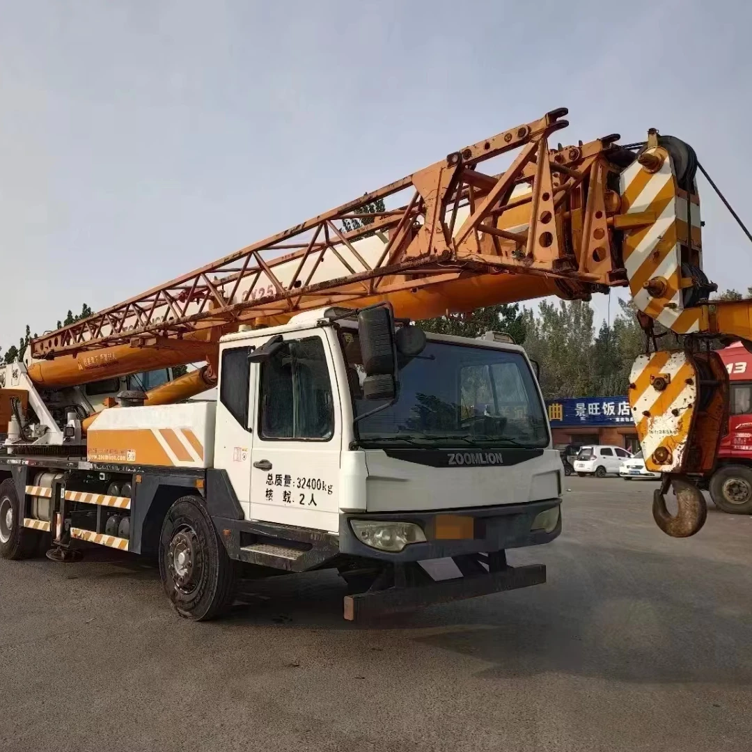 Zoomlion Qy25v 25T Truck Crane 50T Rated Loading Capacity Max Lifting Load Featuring Pump Motor Bearing Gearbox Engine