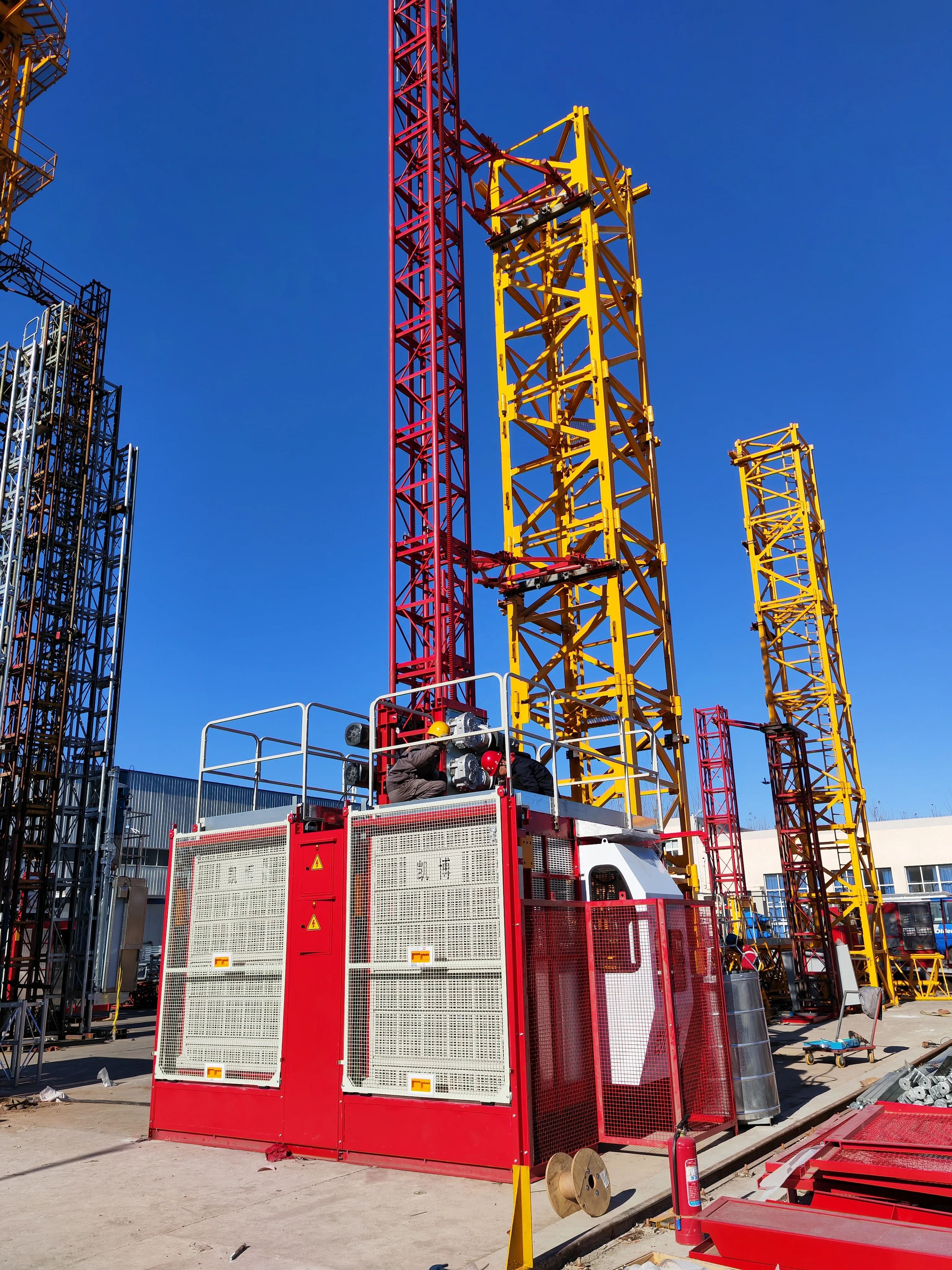 Китайский строительный подъемник с сертификатом CE и EAC