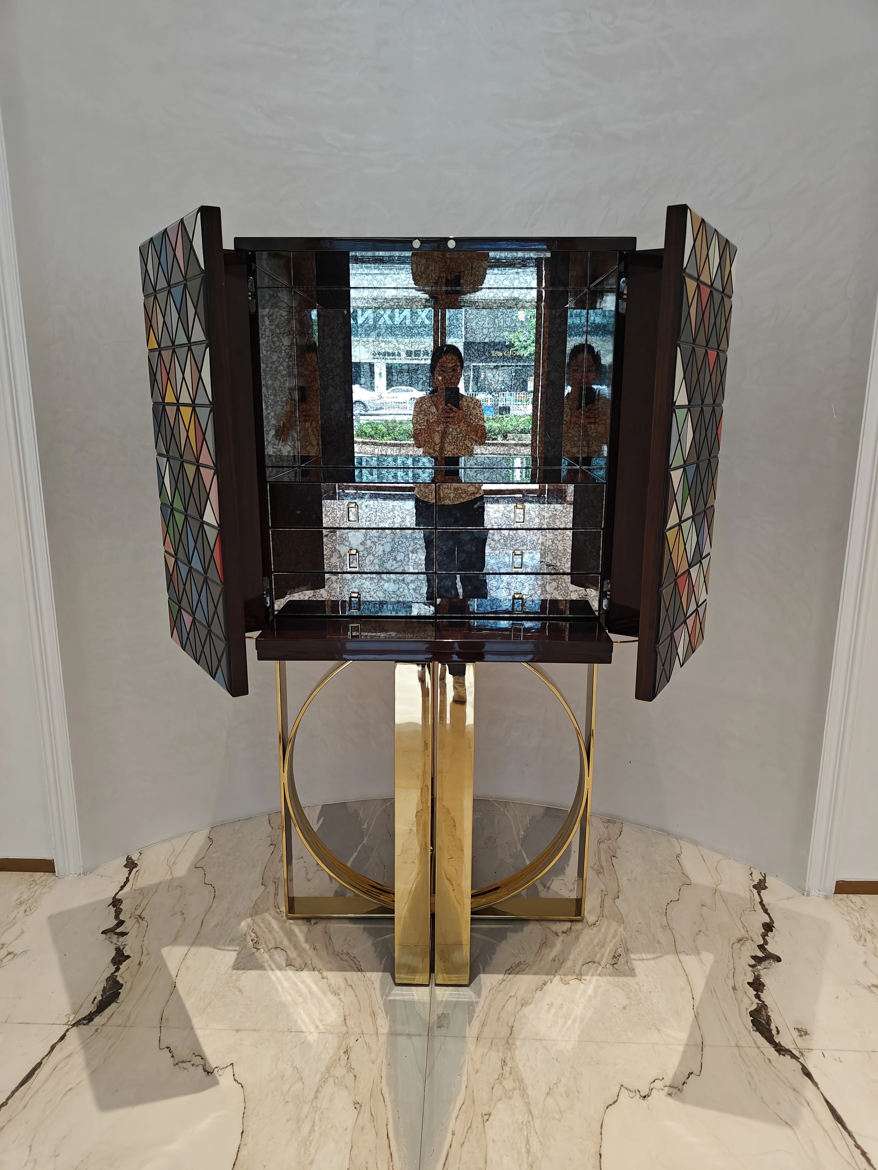 BOCADOLOBO Light luxury dining side cabinet High-end painted decorative porch modern Italian villa creative design side table