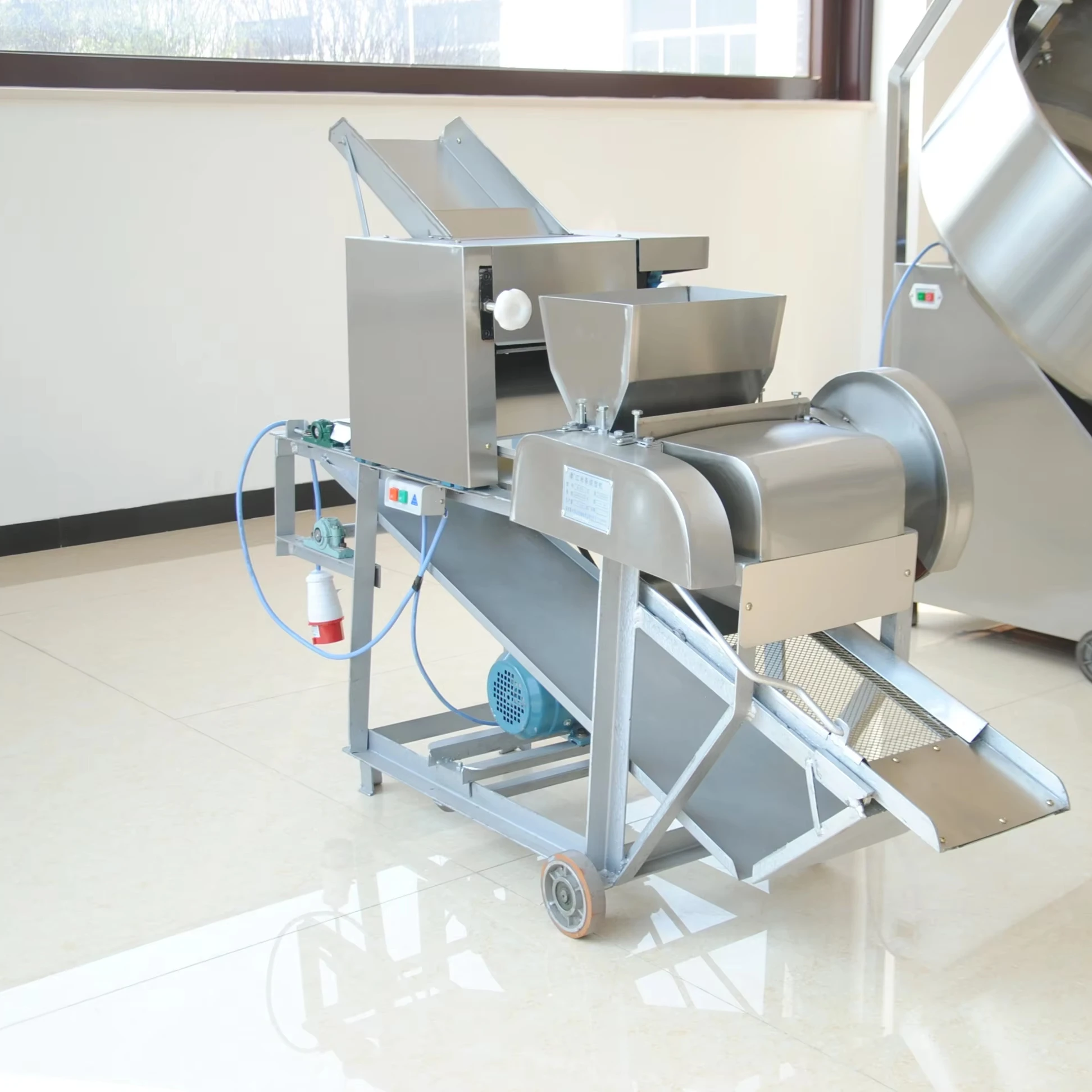 Automatic Cutting strip electric dough snacks chin chin making machine