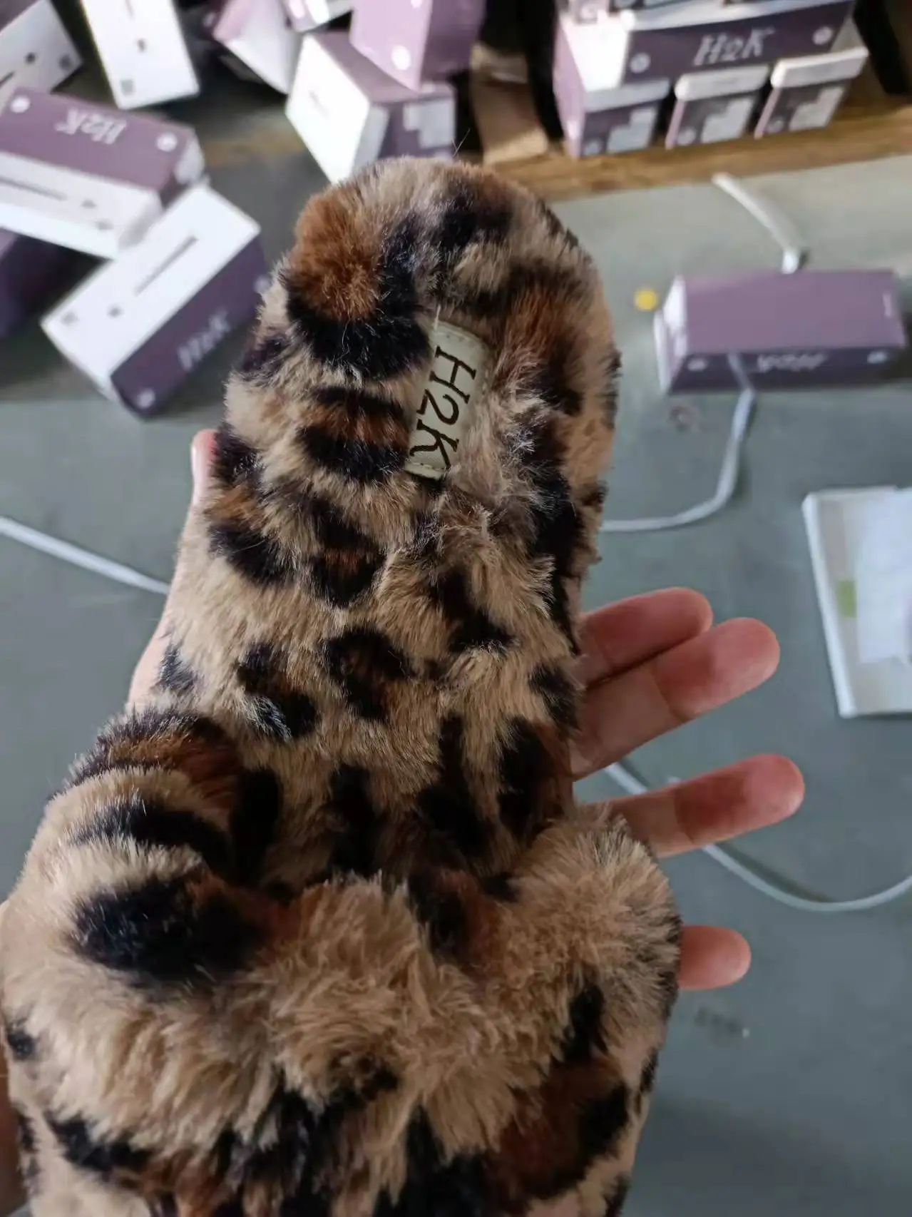 Cheap Price Mixed Slipper Fashion Winter Women Home Shoe Stock