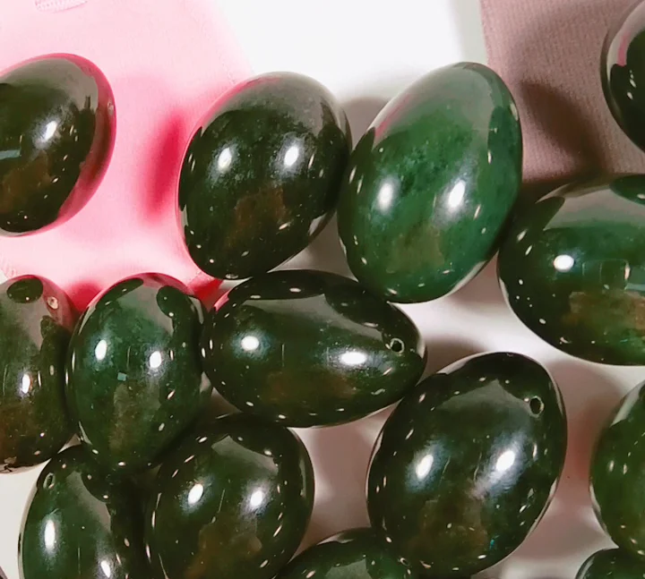 Nephrite Jade Yoni Egg craftsfor Fire Pit Aquarium Succulent Garden Decorations