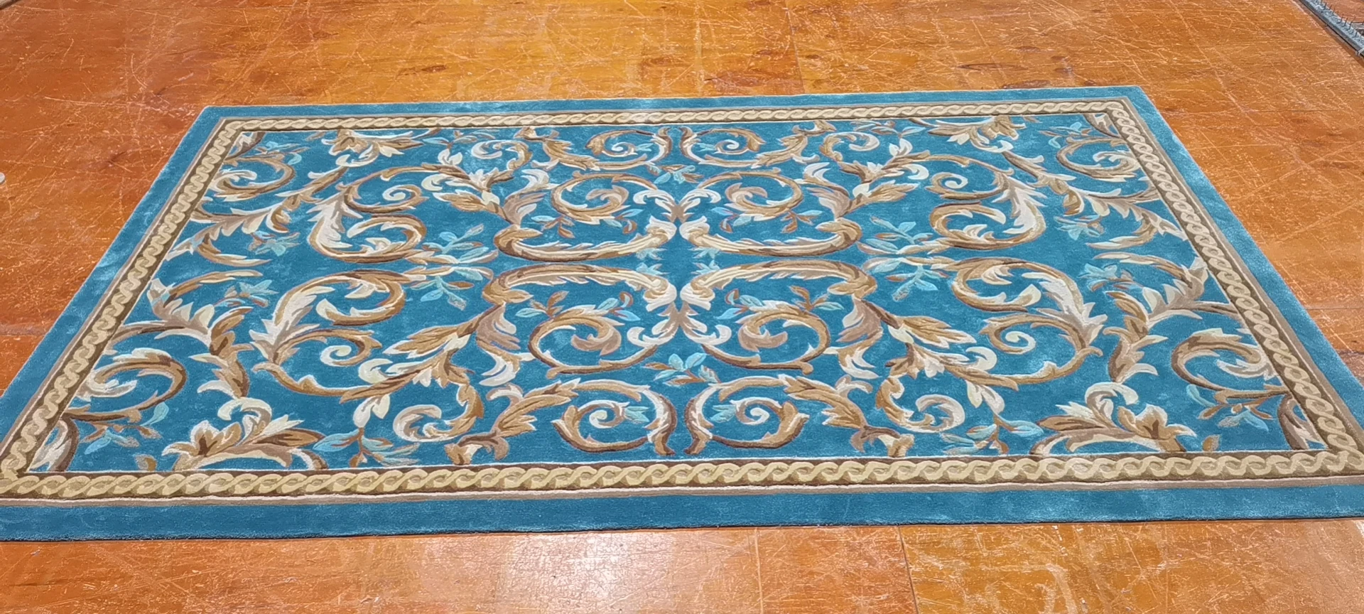 Rug factory Price Handmade New Zealand Wool Silk 3D Embossed High Low Cut Hand tufted wool carpet