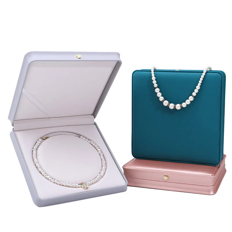 Wholesale Custom Logo Pu Leather Crown Jewelry Storage Box Packaging Long Chain Box Pearl Necklace Box