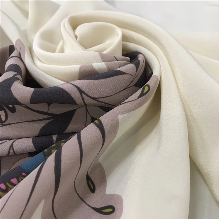 
Printed Fish Crepe De Chine Silk Crepe Fabric 18mm 100% Silk Fabric 