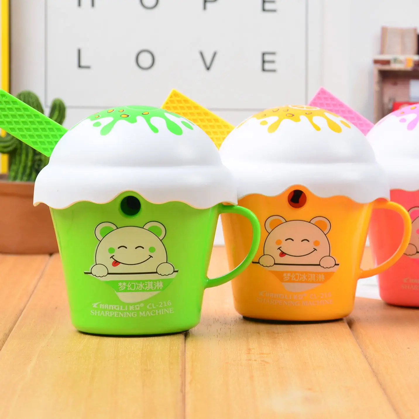 Kawaii cartoon Desktop desk table Pencil  Mechanical Sharpener Hand Shake Type for kids school office supplies