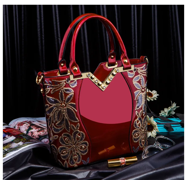 New 2019 trendy fashion black handbag embroidered bright leather shoulder bag portable handbags patent leather shoulder bags