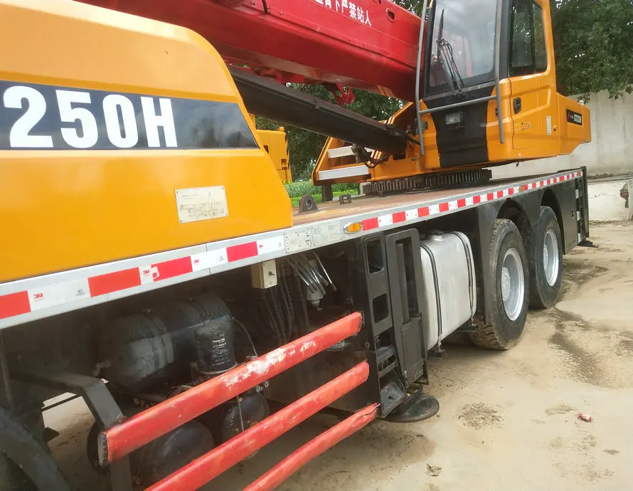 25 tons 5 section main boom crane original China STC250H 2019year used truck crane for sale