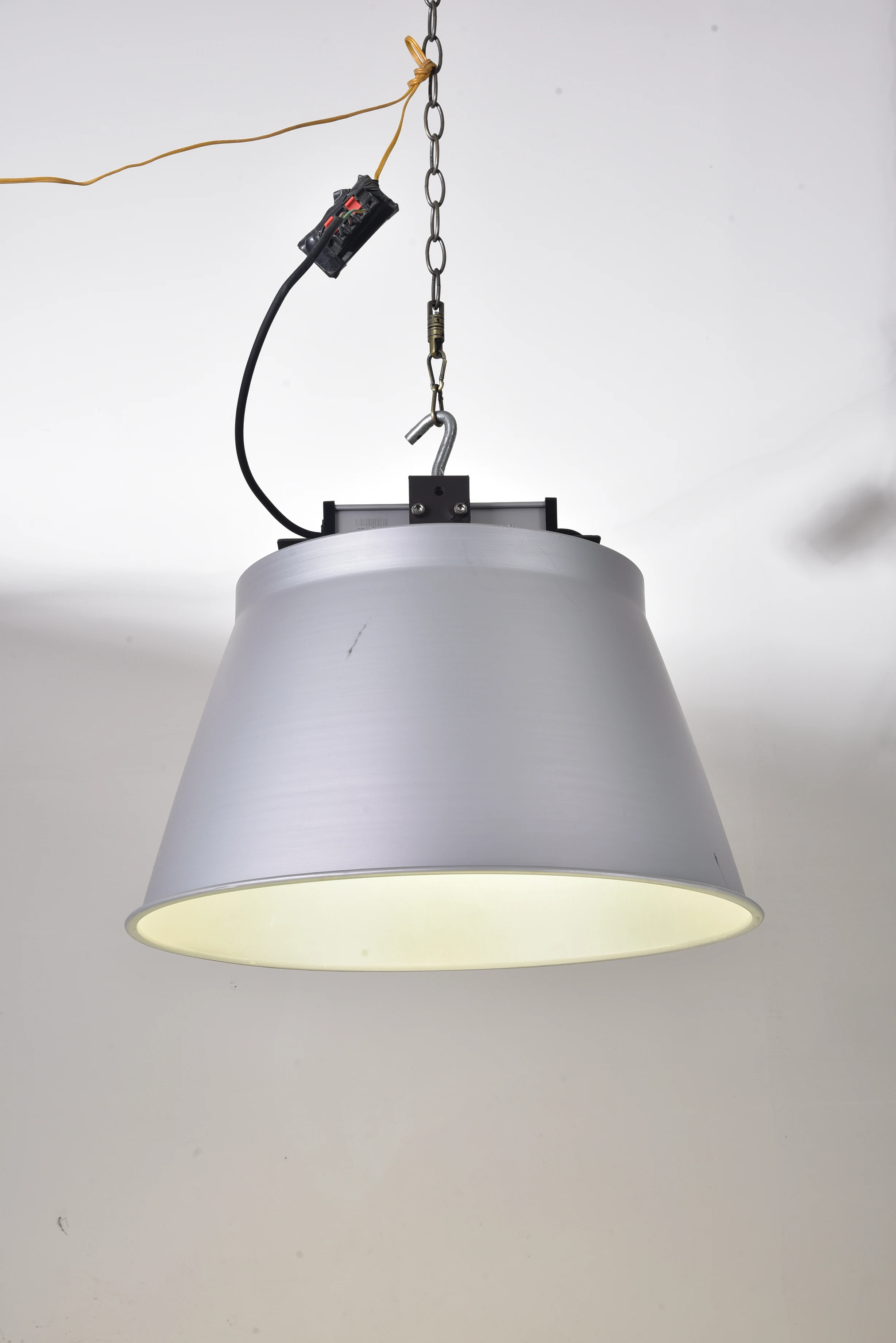 Оптовая продажа, заводская цена, высокое качество, Ip65, наружный промышленный светильник UFO из алюминиевого сплава для промышленного использования