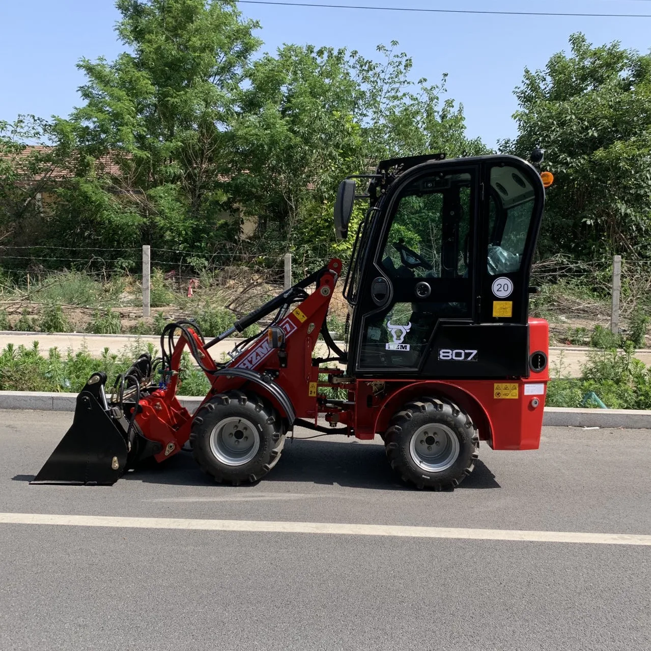 Factory Hzm 807 China Agriculture Articulated Mini Small Large Compact Farm Garden Tractor Wheel Front End Loader with CE/ISO