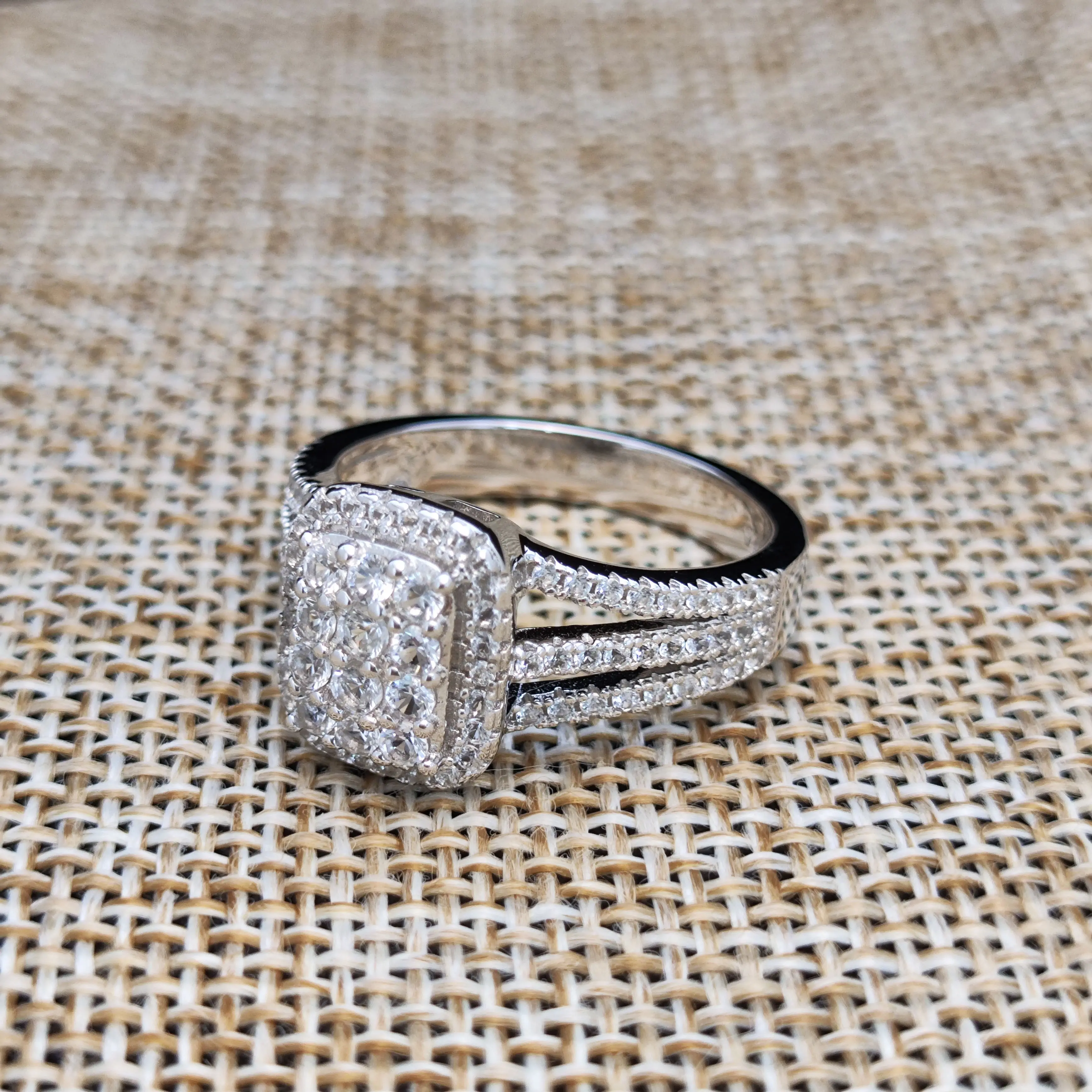 Engagement Ring Sapphire Rings Jewelry with Lab Grown Diamond 925 Sterling Silver Custom Rectangular Shape White Vintage CN;GUA