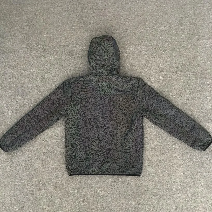 
Custom unisex holographic high visibility reflective jacket waterproof blank street wear windbreaker zipper rainbow reflective 