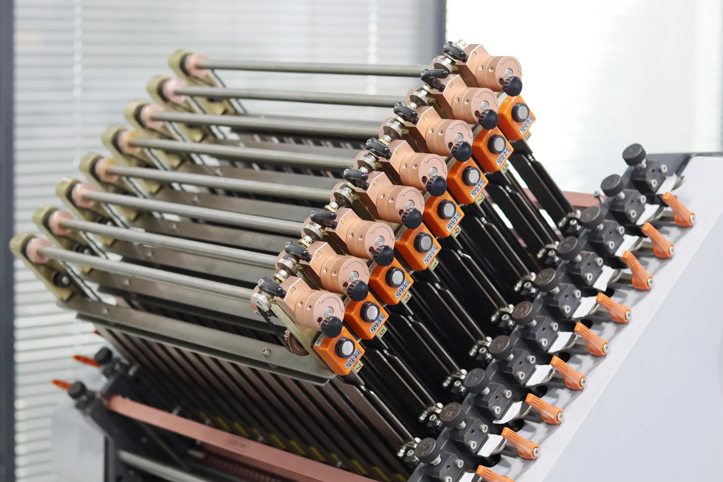 Automatic Round Continuous Feeder Sheet Folding Machine Suitable for Medium to Large Print Jobs Folding Machine