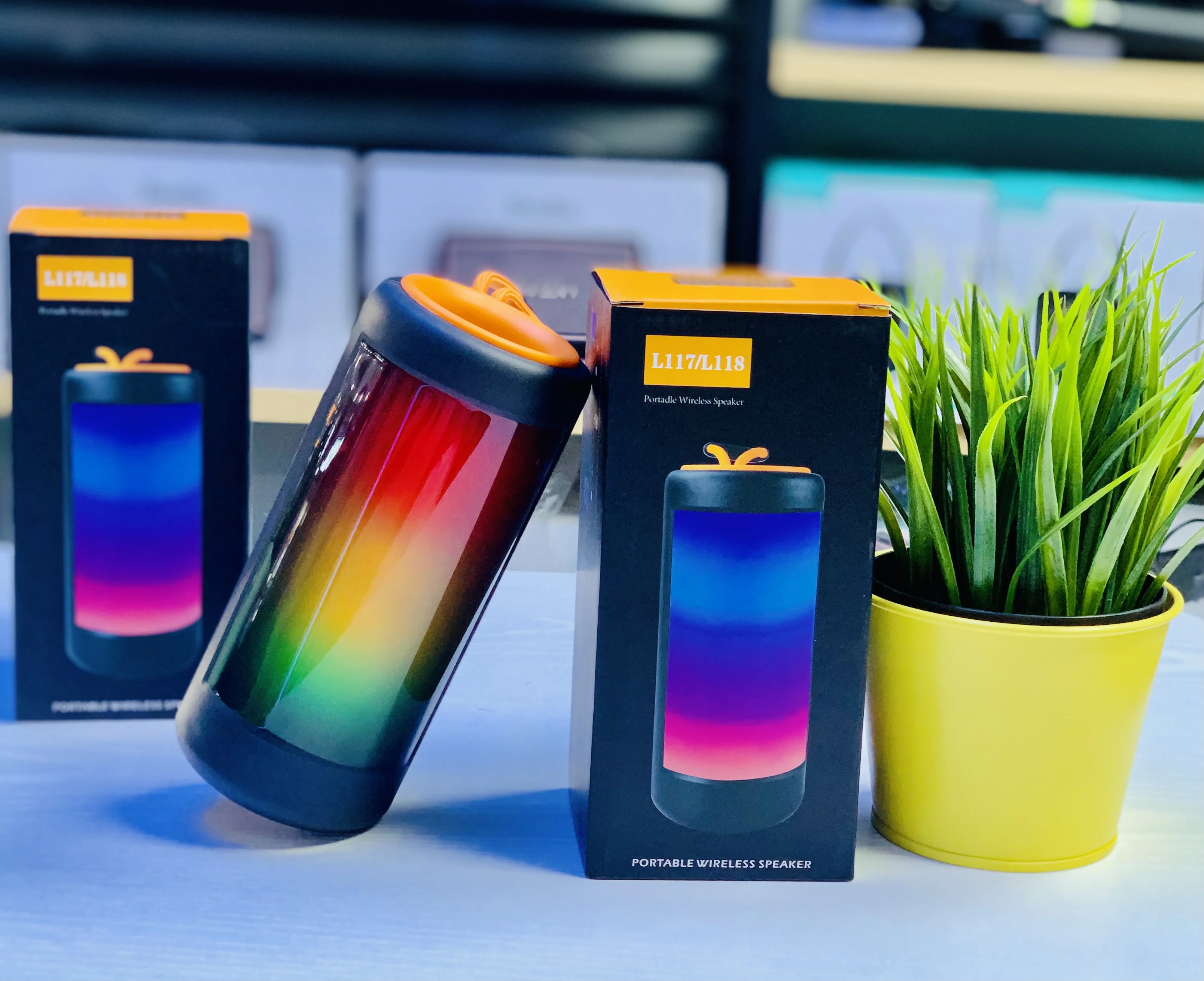 2022 new arrival RGB led light speaker L117/L118 wireless bluetooth speaker cheap price portable speaker