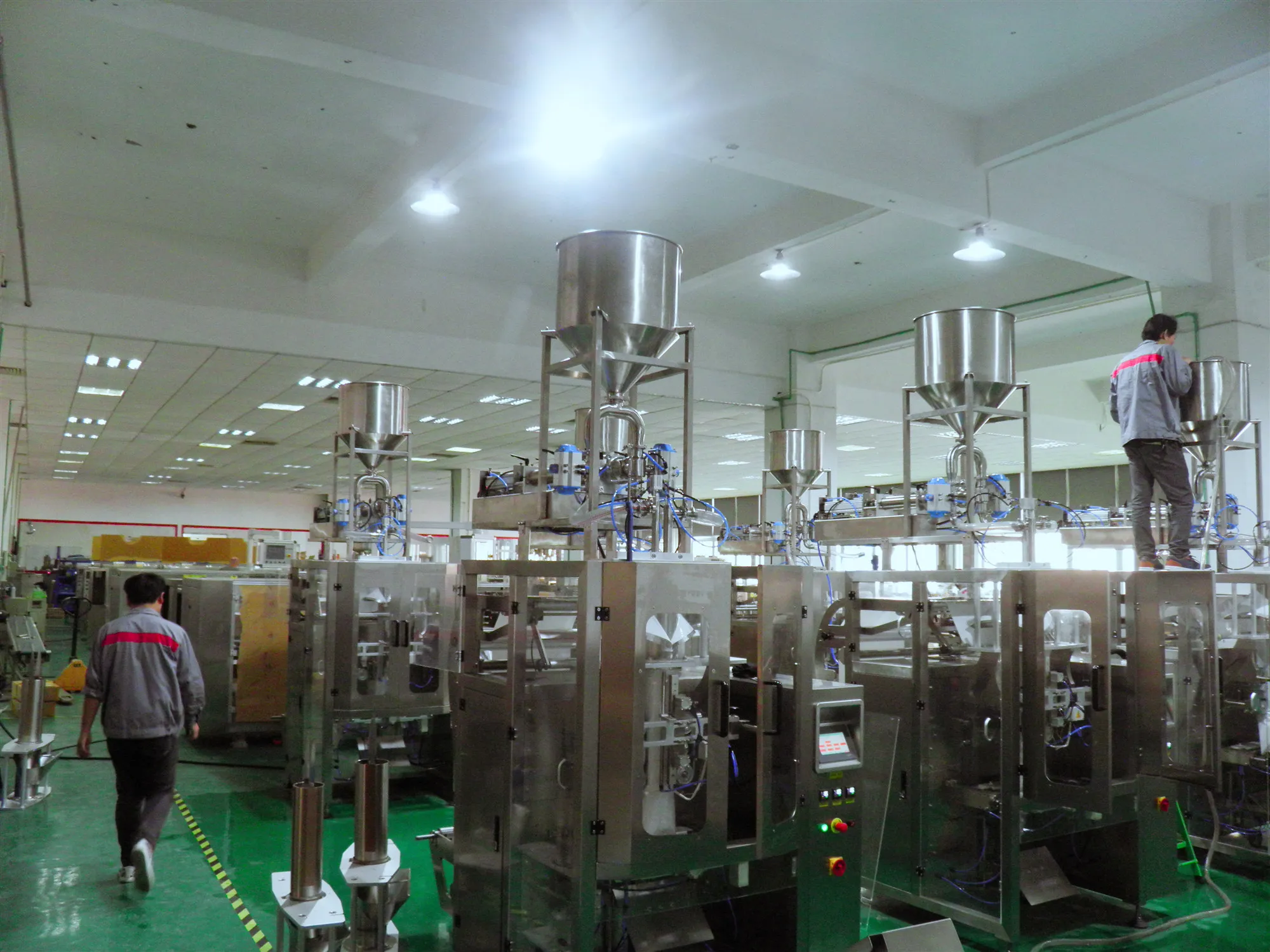 Full automatic horizontal doypack spout pouch chili paste sauce packaging machine