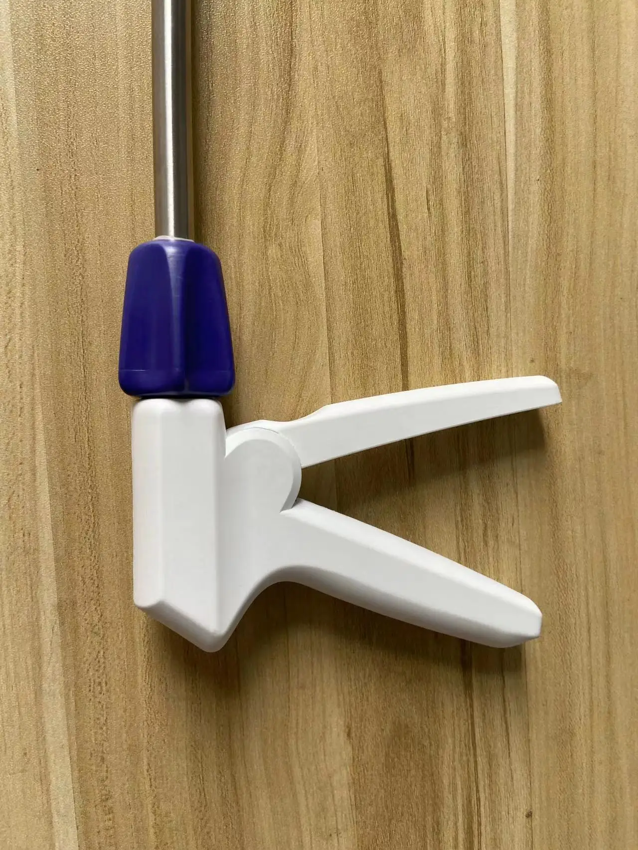 Laparoscopic bipolar forceps vessel sealing laparoscopic ligasure bipolar electrosurgical generator