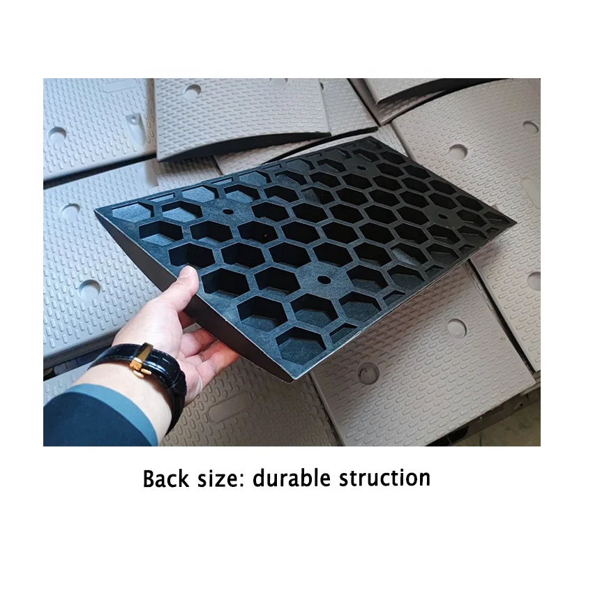 New design colored traffic safety speed bump barrier,speed breaker bump with spikes,corled road plastic rubber speed bumps