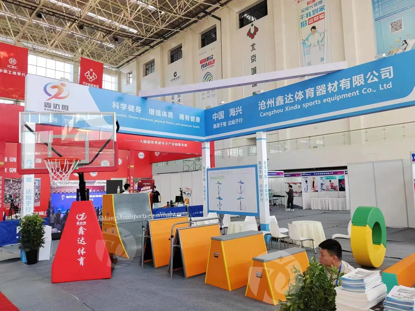 Wholesale gymnastic training wooden parkour climbing adventure set ninja warrior obstacle course equipment kids parkour baffle