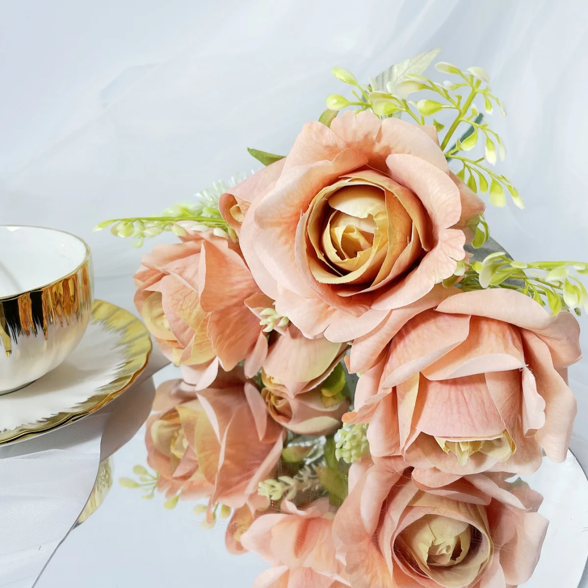 Hot Selling Artificial Coral Pink Rose Bouquet Hand Held Aisha Rose Bouquet Wedding Party Decoration