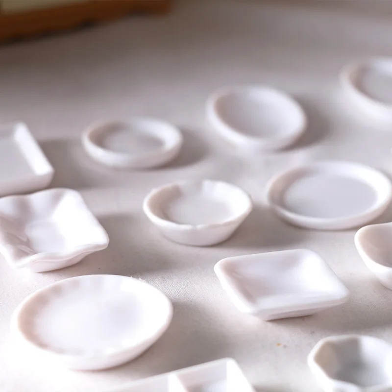 The Best Factory Hot Sales Doll House Miniature Dishes And Plates Pure White Mini Plate  Model Props