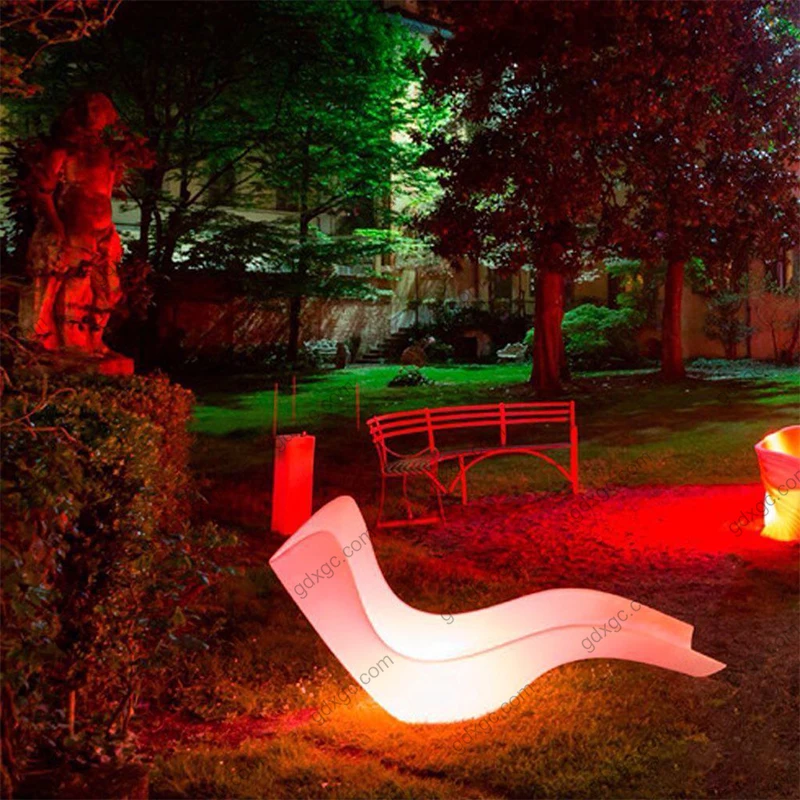 Luxury LED Sun Lounge Pool Chair for Hotels and Swimming Pool Outdoor Garden Furniture Beach and Park Use Tanning on Ledge
