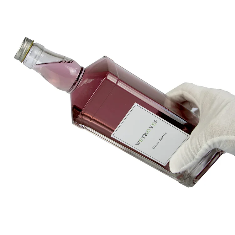 Square 650ml Glass Liquor Bottle with Screw Cap for Vodka Gin Whisky Tequila