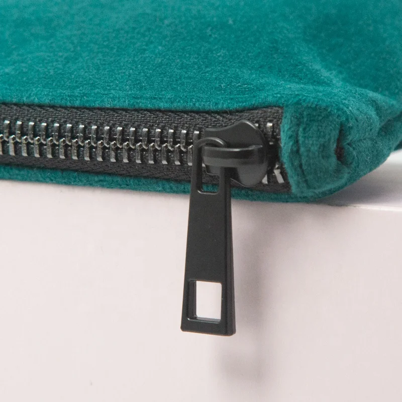 Wholesale Custom Velvet New Cosmetic Products Zipper Travel Cosmetic Bags Zipper Packaging Pouches