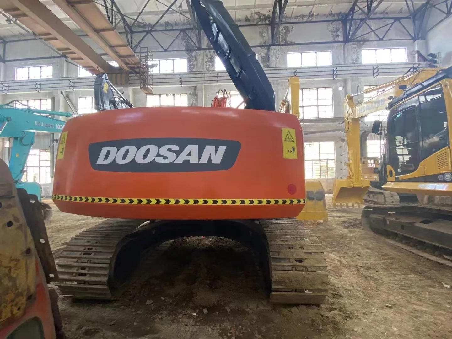 Used excavator Develon DH225LC-7 Doosan excavator DH225 well-maintained construction equipment cheap price for sale