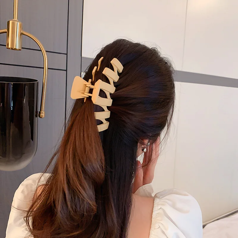 Stylish Simple Geometric Acrylic Hair Grab Shark Clip Non-slip Hair Accessories For Girls Hair Claw