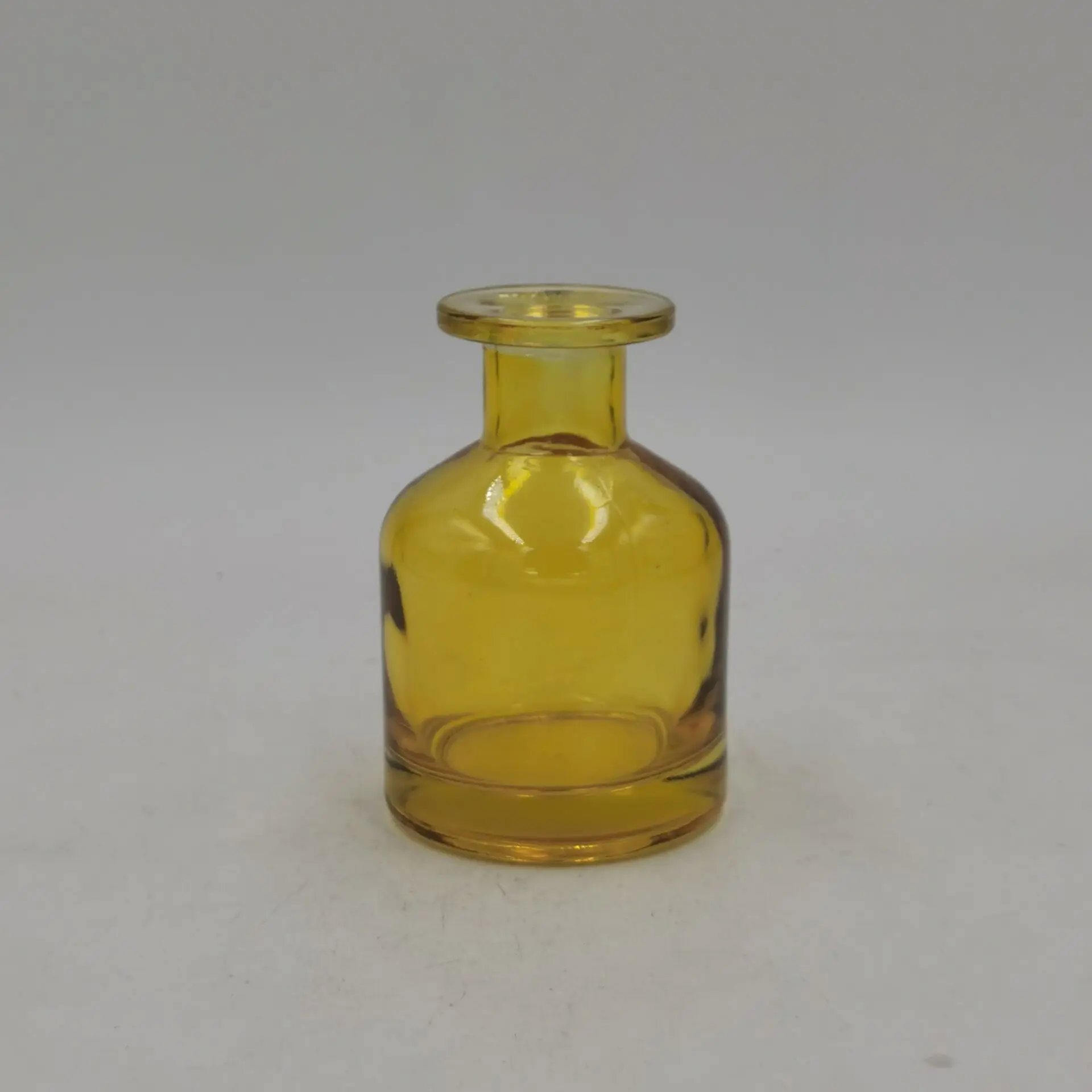 Glass  Aroma Scented Essential Oil Reed Diffusers bottle with Rattan Sticks