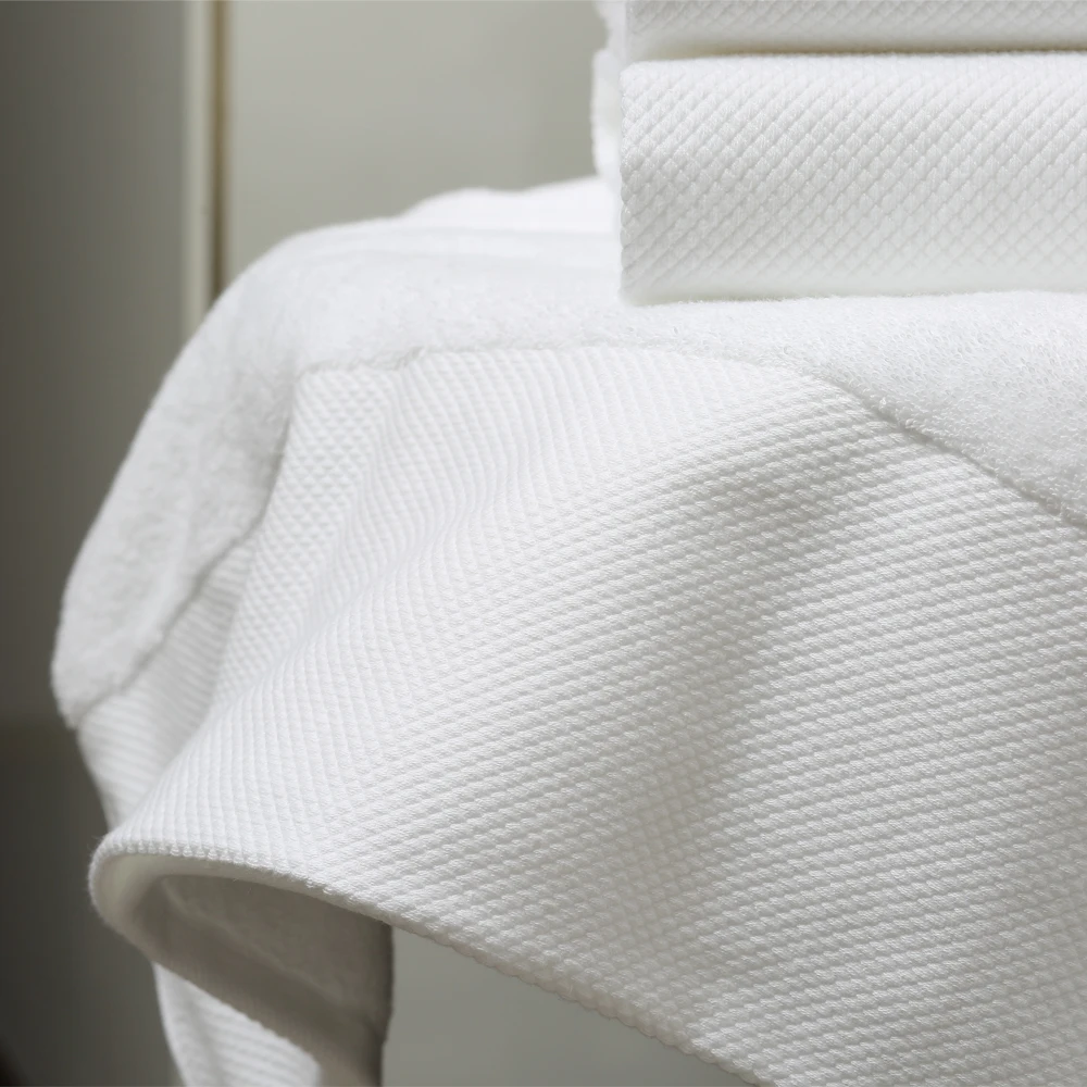 Wholesale luxury large adult hotel spa terry bath towels 100% cotton 70 x 140