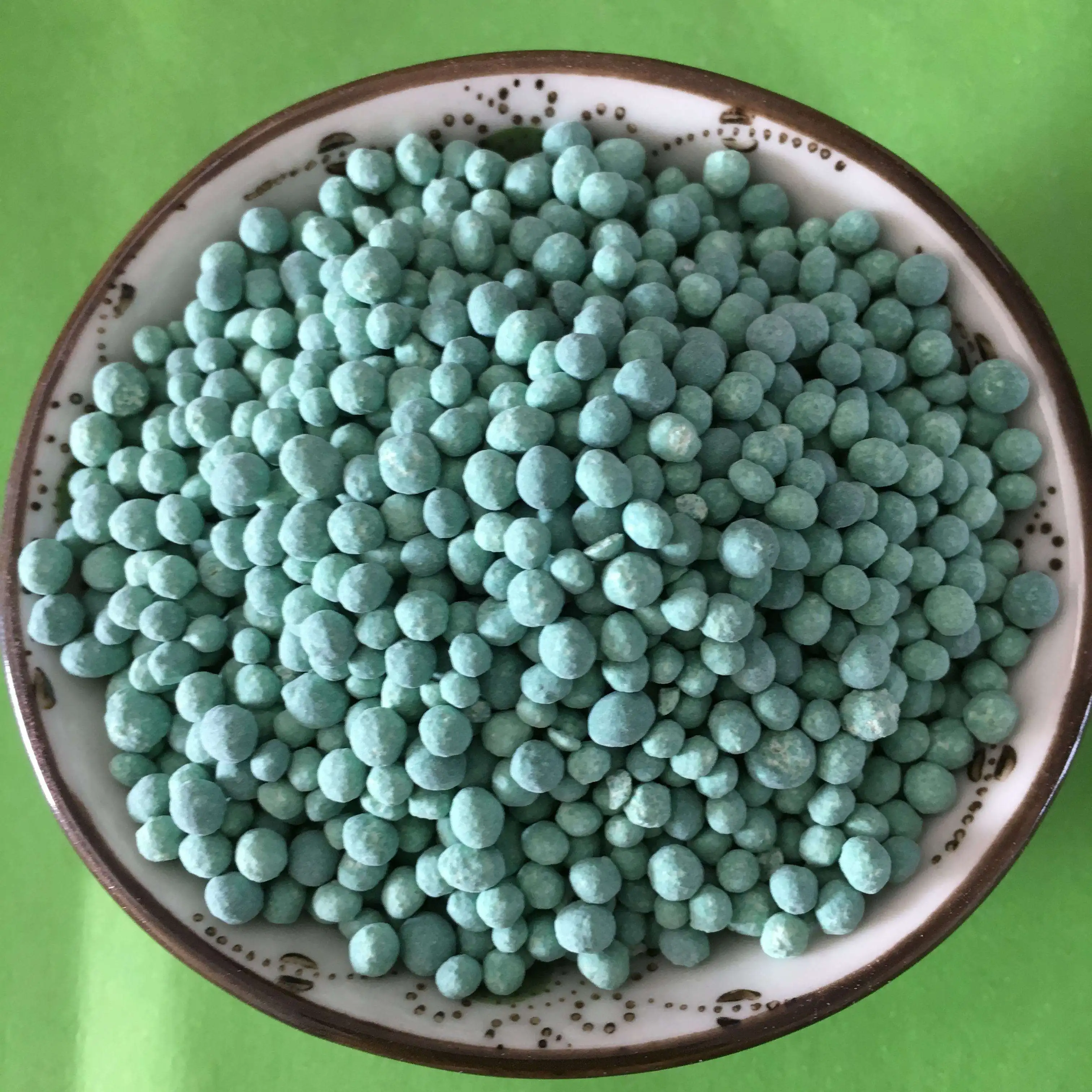 High effect great famous compound fertilizer NPK 15-5-20 +2MgO with smooth appearance and bright color