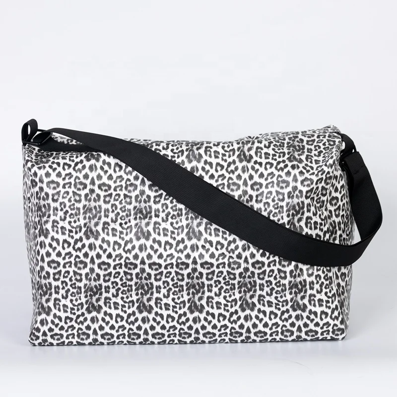 New Fashion Waterproof Large Capacity Dupont Luggage Bag Washable Paper Tyvek Leopard Pattern Travel Duffle Bag