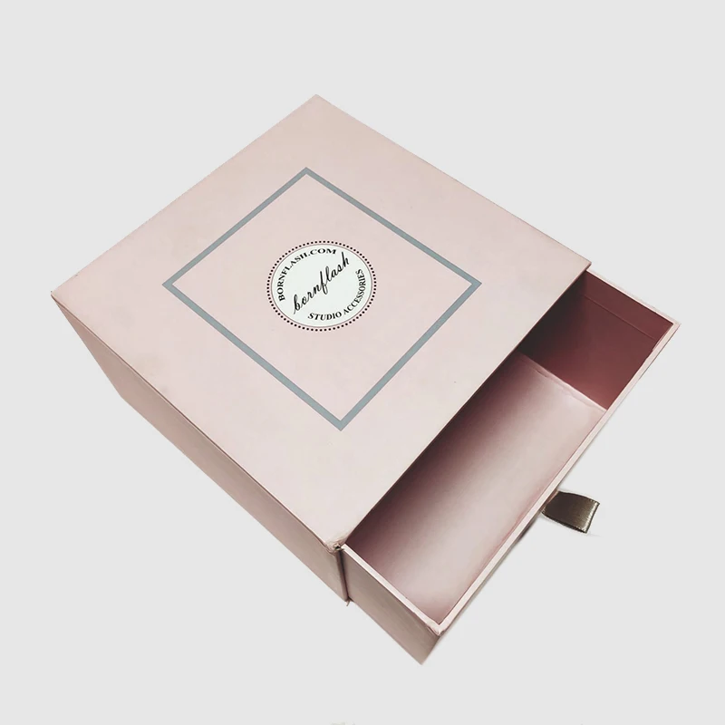 Customized rigid box gold silver foiled  Luxury foldable Magnet gift box