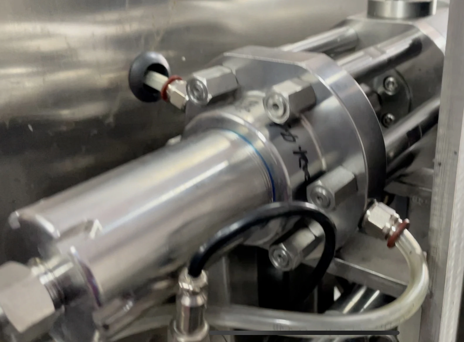 480L/H 300MPA the sauce juice body lab scale homogenizer