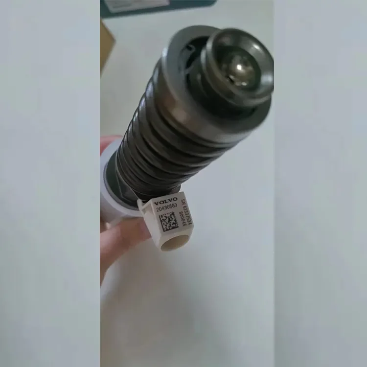 High Quality Diesel Fuel Injector Common Rail  Truck Injector for VOLVO 20584345