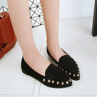 Clear Stock Lady Fashion Design Rivet Decoration Pointed Toe Working Flat Pumps Shoes for Women