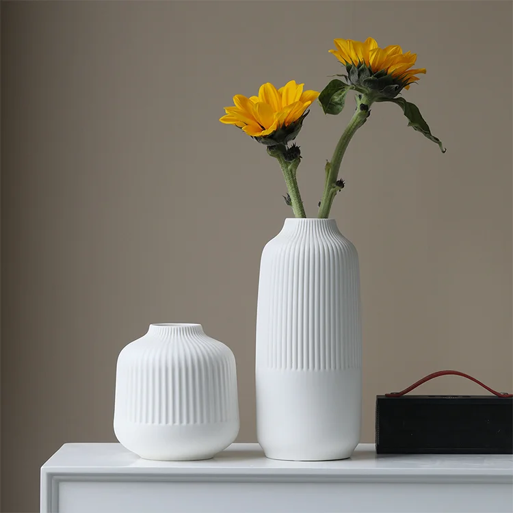 Wholesale Modern Standing White Unique Vase New Design Round Ceramic & Porcelain Flower Vases for Home Decorative