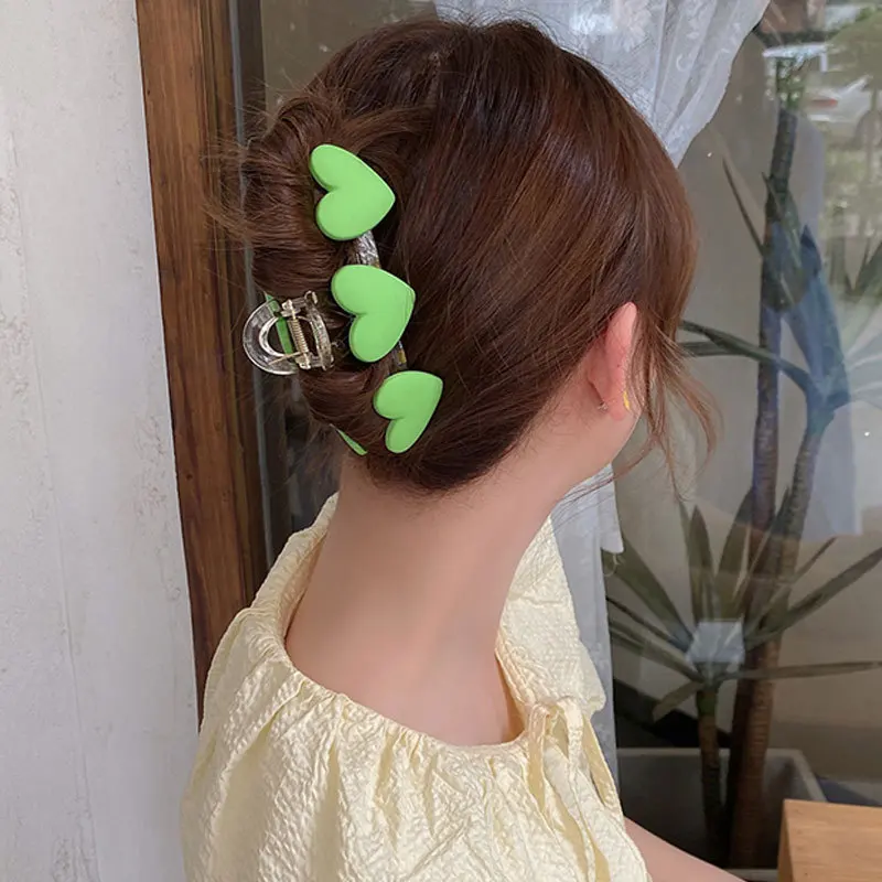 Oem Wholesale Custom Korean Large  Hair Claws Simple Elegant Heart  Shark Hair Clip  Blue Plastic Hair Claw Clip