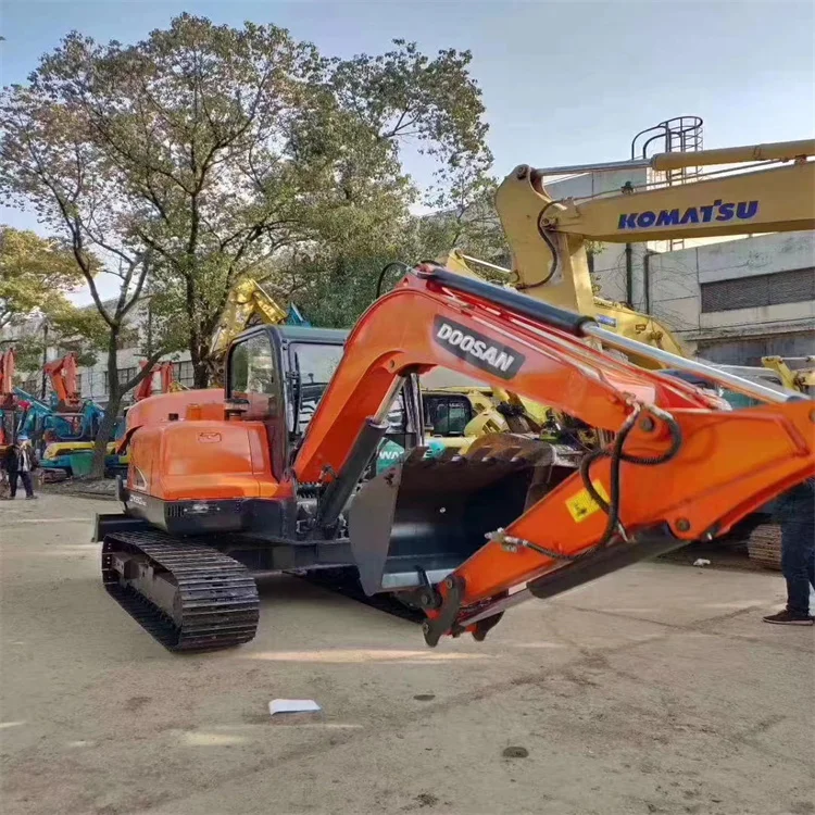 Очень Новый 2022 год корейский бренд DOOSAN DX225 использованный экскаватор в Шанхае лидер продаж Doosan DX220 DH225