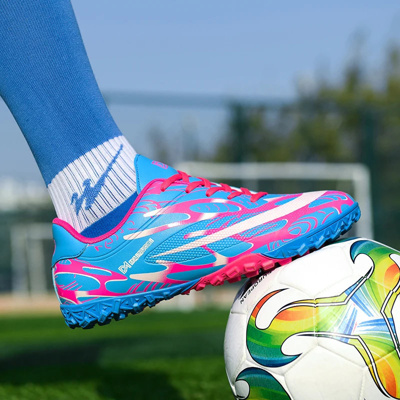 Fashion Men School Sports Shoes High Quality Soccer Shoes HG Type Professional Training Football Shoe Soccer Boots for Teenagers