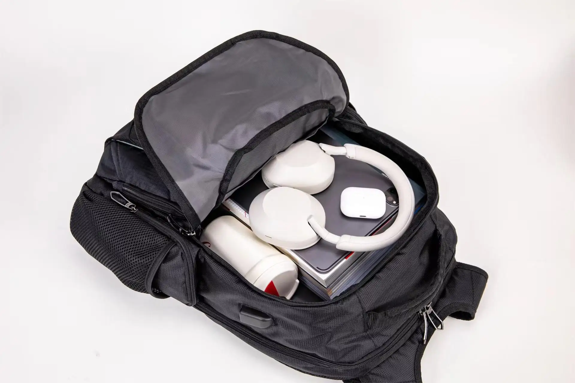 2024 Hot Sale Large Capacity Lightweight Men Backpack Bags For Casual Sports