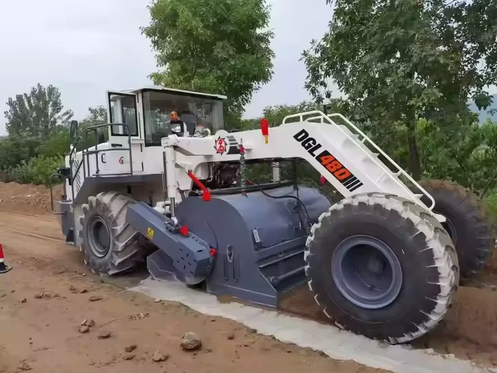 SHANTUI 353kw Cold Recycling Machine DGL480-C Low Fuel Consumption